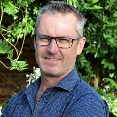 Associate Professor Jason Thompson