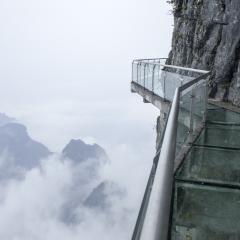 glass cliff